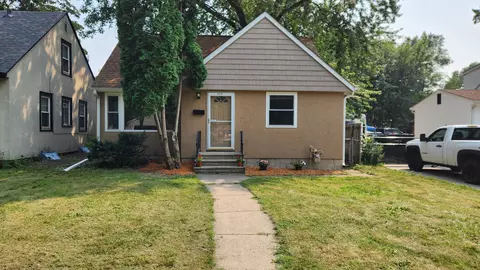 1974 5th St E, Saint Paul, MN 55119
