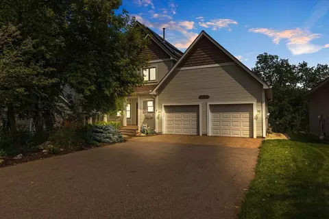 606 Sterling St S, Maplewood, MN 55119