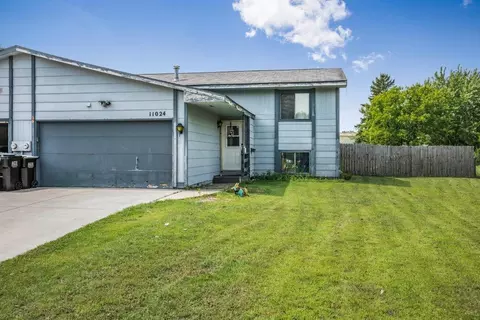 11024 Swallow St NW, Coon Rapids, MN 55433