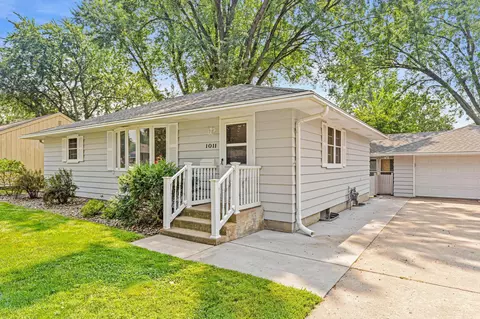 1011 4th St W, Hastings, MN 55033