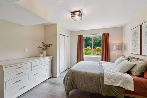 Bedroom - 5655 Marsh Pointe Dr, Shorewood, MN 55331 photo 6 of 6