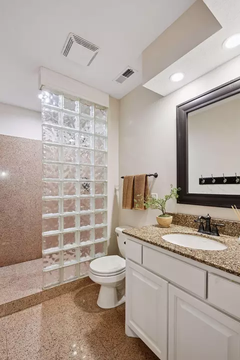 Bath - 5655 Marsh Pointe Dr, Shorewood, MN 55331 photo 6 of 6