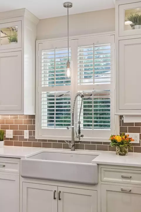 Kitchen - 5655 Marsh Pointe Dr, Shorewood, MN 55331 photo 6 of 7