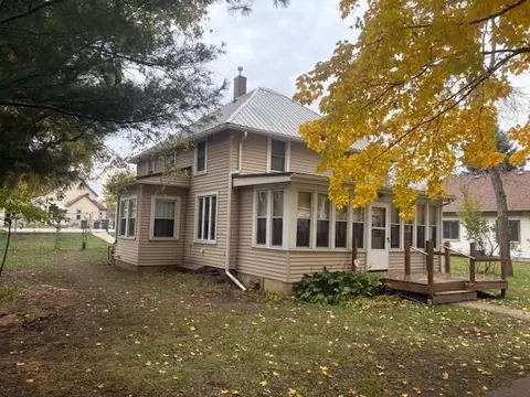426 Monroe St SE, Hutchinson, MN 55350