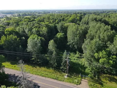 1295 E Superior St, Isle, MN 56342