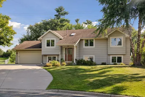 15005 Sunrise Ln, Burnsville, MN 55306