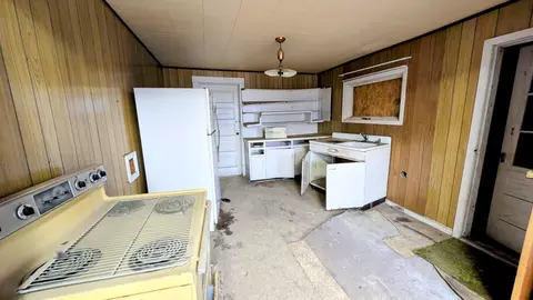 Kitchen - 1003 Central Ave, Walhalla, ND 58282 photo 2 of 2