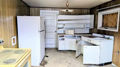 Kitchen - 1003 Central Ave, Walhalla, ND 58282 photo 1 of 2