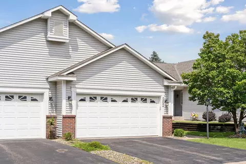 502 Deer Ridge Ln S, Maplewood, MN 55119