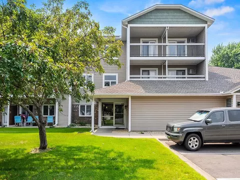 7632 157th St W #308, Apple Valley, MN 55124