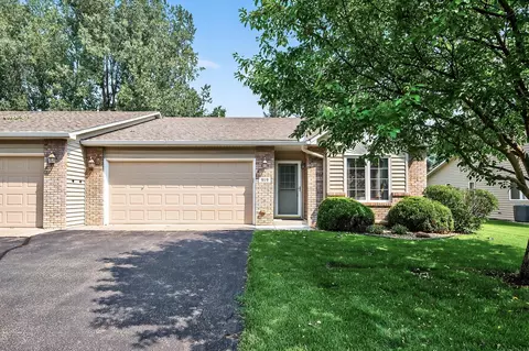 919 Evergreen Ct, Vadnais Heights, MN 55127