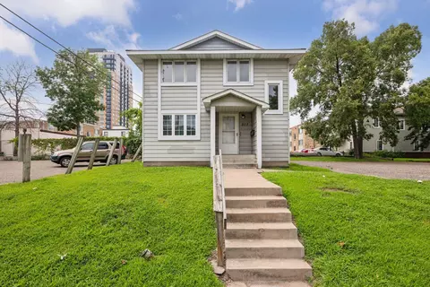 313 4th Ave SE, Minneapolis, MN 55414