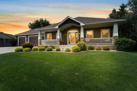 21458 Naples St NW, Elk River, MN 55330