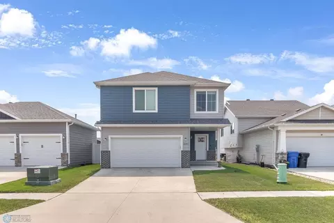 1586 68th Ave S, Fargo, ND 58104