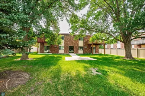 2550 18th St S #103, Fargo, ND 58103
