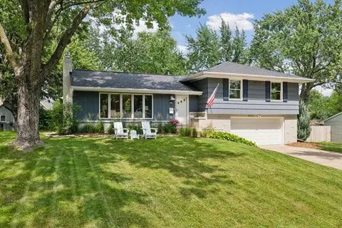 4412 W 70th St, Edina, MN 55435