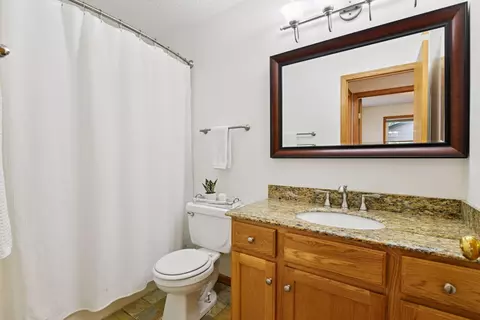 Bath - 4909 Hanover Rd, Mound, MN 55364 photo 2 of 4