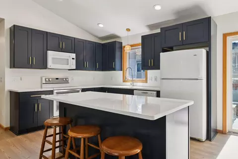 Kitchen - 4909 Hanover Rd, Mound, MN 55364 photo 3 of 8