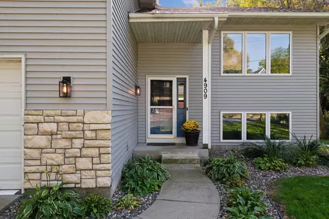 Exterior - 4909 Hanover Rd, Mound, MN 55364 photo 4 of 12