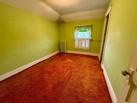Bedroom - 830 N 9th Ave E, Duluth, MN 55805 photo 2 of 3