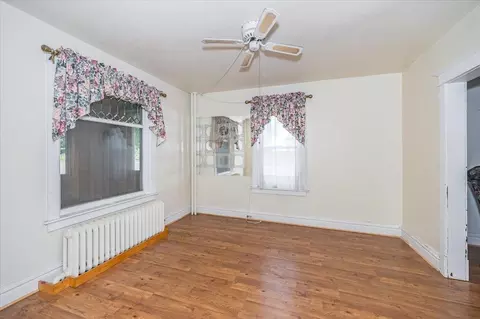 Living - 830 N 9th Ave E, Duluth, MN 55805 photo 2 of 3