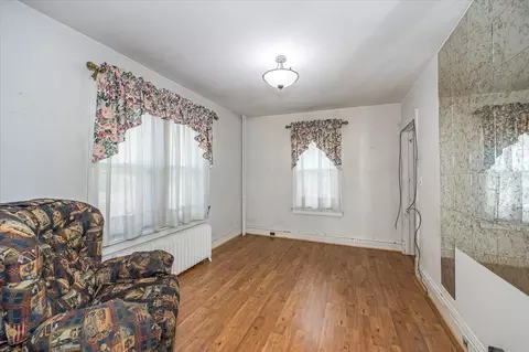 Living - 830 N 9th Ave E, Duluth, MN 55805 photo 1 of 3