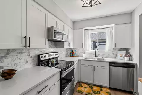 5558 Meister Rd, Fridley, MN 55432