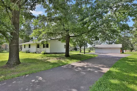 37444 Falcon Ave, North Branch, MN 55056