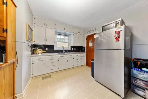 607 3rd St S, Waterville, MN 56096 photo 17