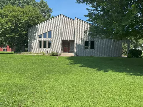 7001 Rolling View Dr, Saint Cloud, MN 56303
