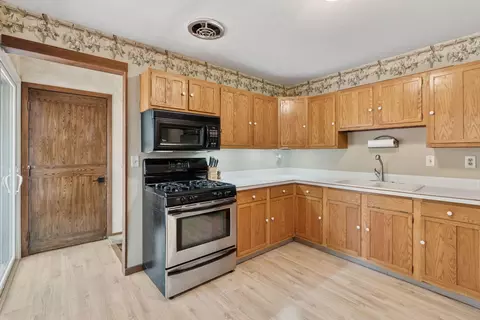 Kitchen - 6710 117th Ave N, Champlin, MN 55316 photo 2 of 3