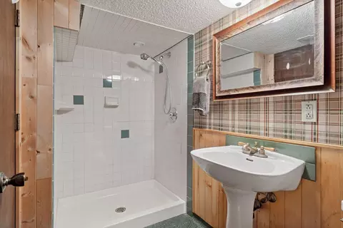 Bath - 6710 117th Ave N, Champlin, MN 55316 photo 4 of 4