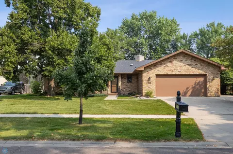 3708 Fairway Rd N, Fargo, ND 58102