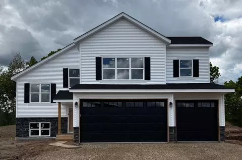 545 Lagrandeur Rd, Somerset, WI 54025