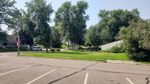 88 1st St, Excelsior, MN 55331 photo 7