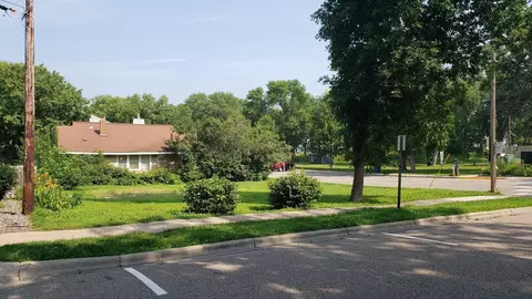 88 1st St, Excelsior, MN 55331 photo 2