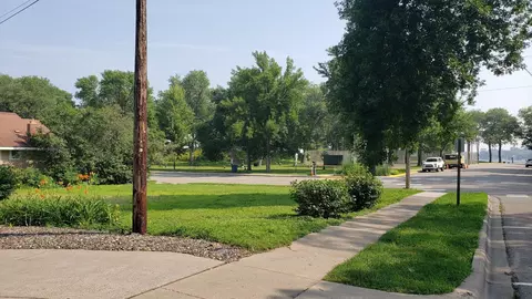 88 1st St, Excelsior, MN 55331