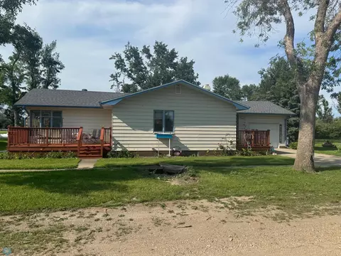 306 E Dakota Ave, Galesburg, ND 58035