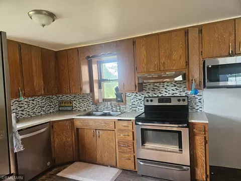 Kitchen - 9807 85th Ave, Milaca, MN 56353 photo 2 of 2