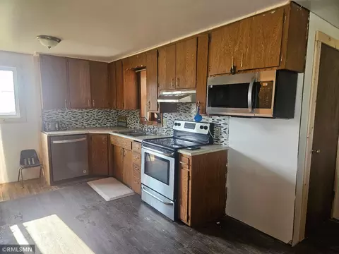 Kitchen - 9807 85th Ave, Milaca, MN 56353 photo 1 of 2