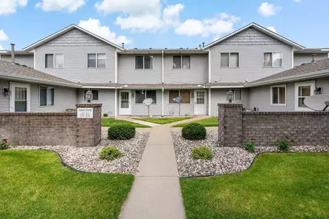 8472 S Pond Trl, Champlin, MN 55316