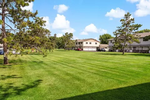 8472 S Pond Trl, Champlin, MN 55316 photo 14