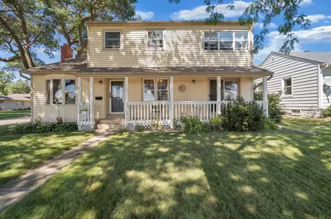 103 Giles Pl, Albert Lea, MN 56007