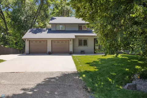 513 Southwood Dr, Horace, ND 58047