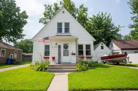 215 Lake St, North Mankato, MN 56003