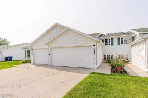 2820 35th Ave S, Fargo, ND 58104
