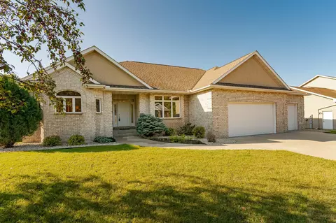 2090 Jade Ln NE, Rochester, MN 55906