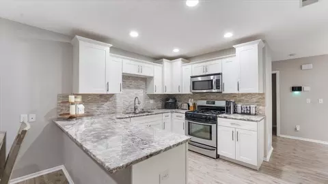 61 Landau Alcove, Woodbury, MN 55125