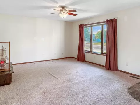 Living - 1132 David Dr, Marshall, MN 56258 photo 2 of 5