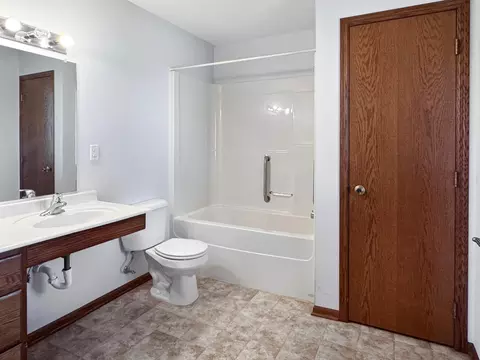 Bath - 1132 David Dr, Marshall, MN 56258 photo 1 of 3